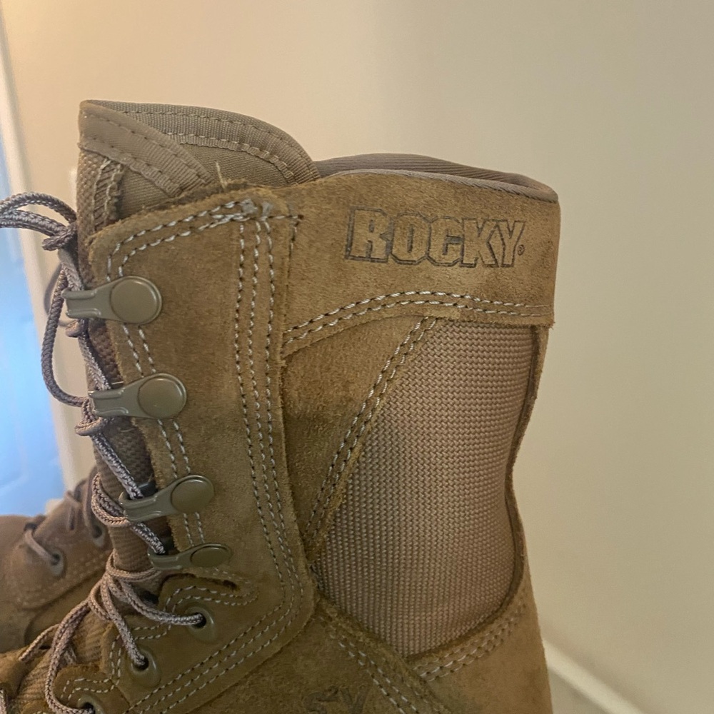 Rocky S2V. Tactical Lace-Up Men’s Combat Boots in Brown. Lace Up. Size 6.USA. - Picture 4 of 8